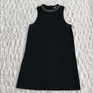 Socialite simple black dress